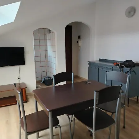 Greta Pineto's House Apartment *